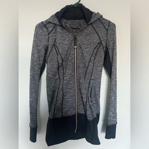 Lululemon define gray and black hooded zip up with gold zipper size 4